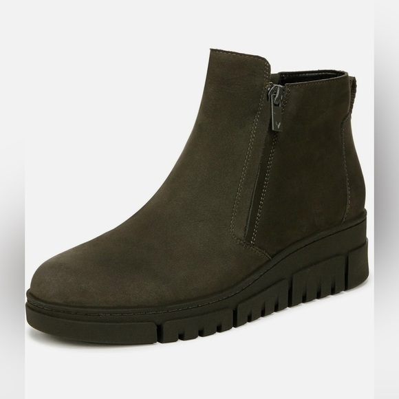 Vionic Shoes - Vionic Women’s Uptown Sur Platform Wedge Green Pull On Booties Size 6.5